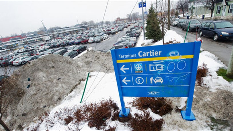 Des espaces payants au stationnement Cartier