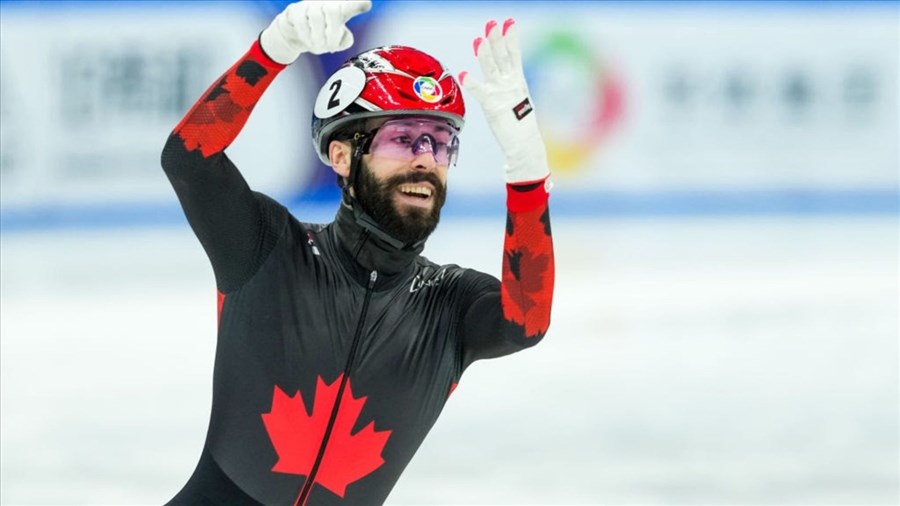 Le patineur de vitesse Steven Dubois quadruple médaillé d'or à Pékin